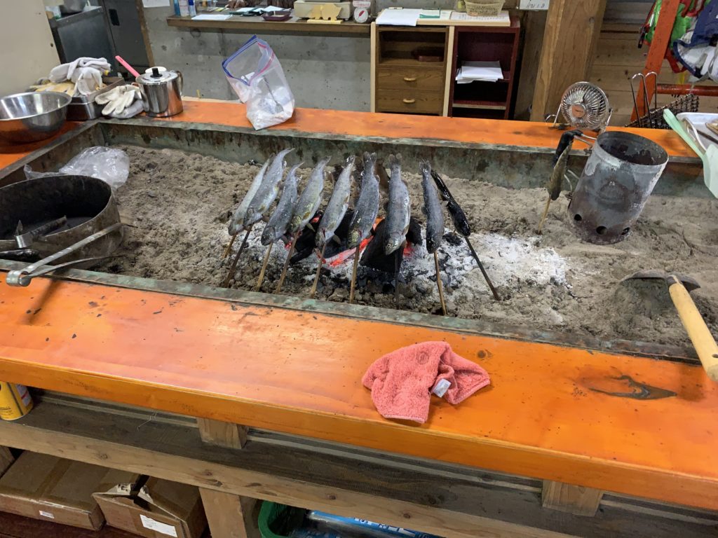 木郷自然釣りセンターで熊本の自然渓流を魚釣りで楽しむ トラウトの種類やおすすめルアーもご紹介 Aquabit Link