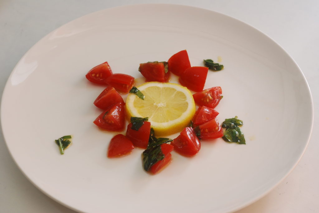 サンマのアヒージョ盛り付け