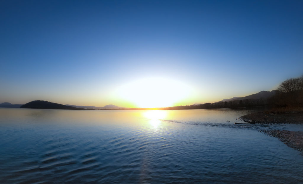 屈斜路湖はキャンプと魚釣りが楽しめる