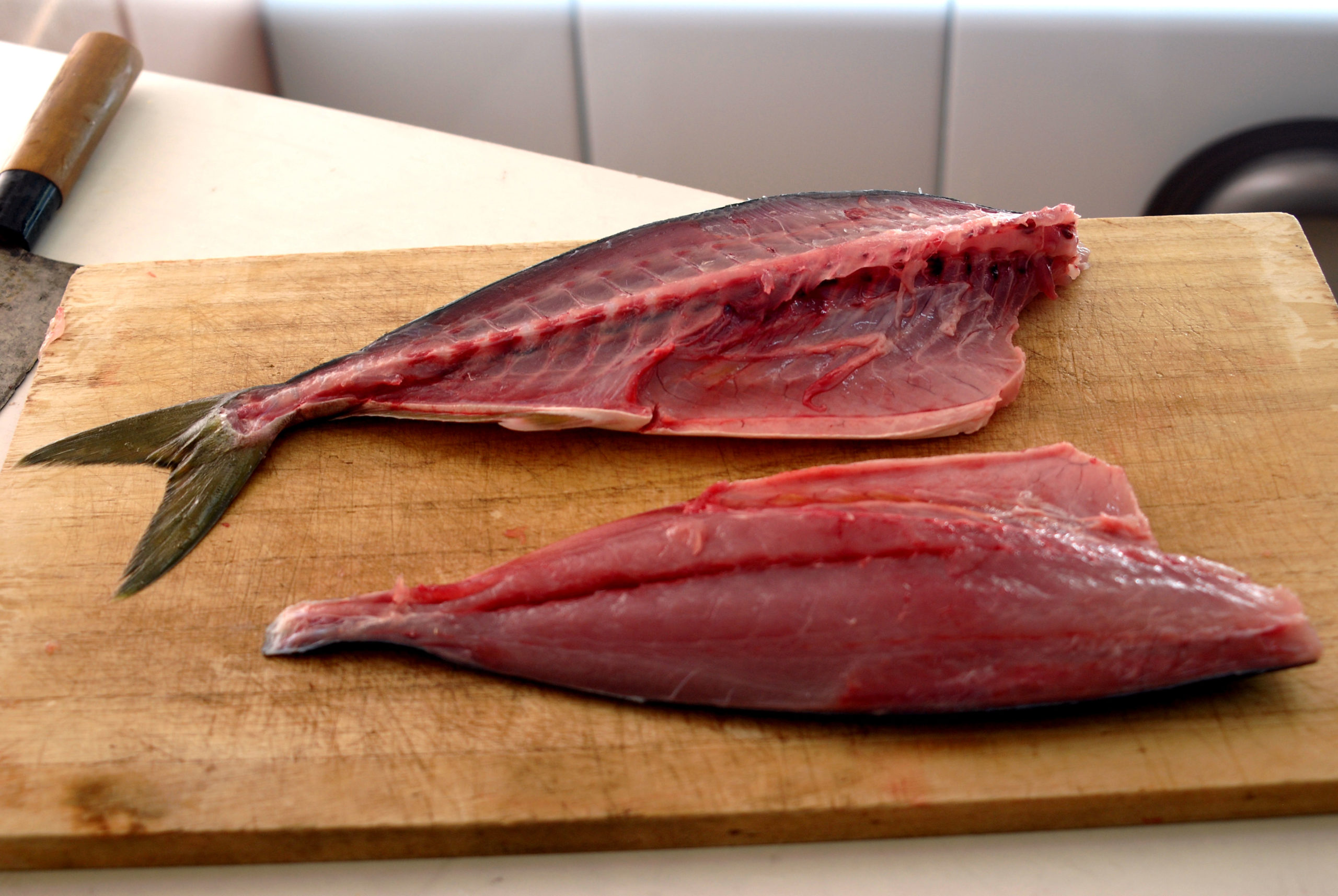 魚の三枚おろし_身の切り離し