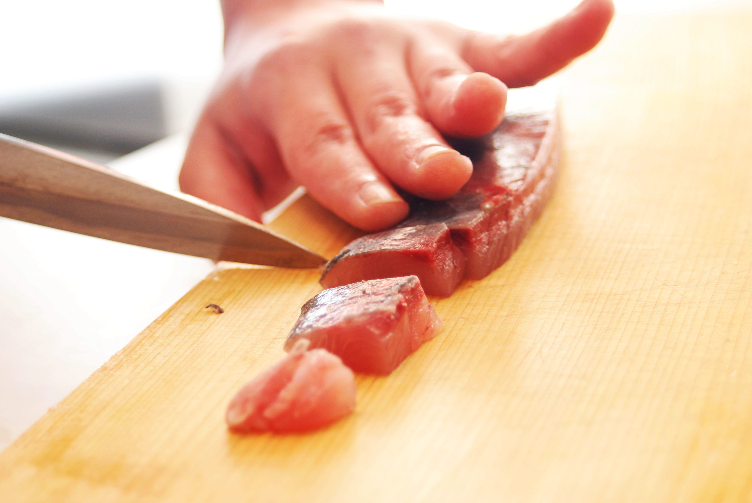 刺身の切り方 平造りの手順3.③切りつけ2段目