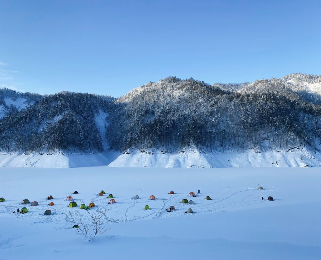 冬の川・湖で釣りをする時のコーデ